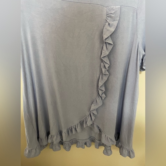 ✨2 For $6 Altar’d State Top Size Medium #A1 - Picture 6 of 7